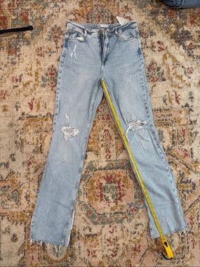 Zara Slim Flare Light Wash Distressed Women’s Jeans size 6